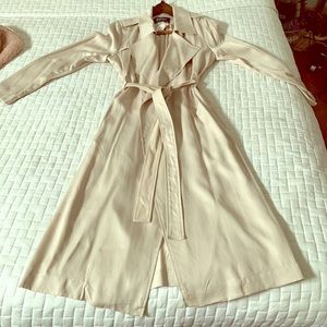 Badgley Mischka Refurbished Spring Trench Topper